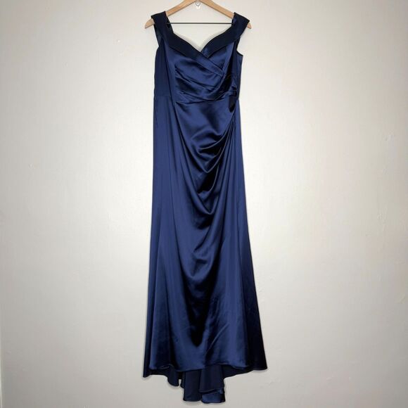 David's Bridal Galina Signature Womens Gown 14 Blue Satin Mermaid Off Shoulder - Picture 1 of 14